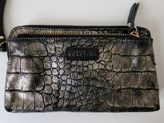Kenneth Cole Reaction W.allet Women Black/Gold Faux Croc Clutch