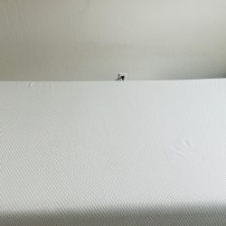 Zinus 10 inch mattress + Twin metal foldable bed frame 