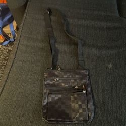 Crossbody Bag For Unisex  - Streetwear/Modeling And Fashion 