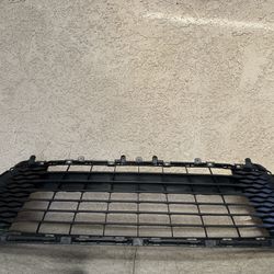 2025 2026 TOYOTA CAMRY LE XLE GRILLE OEM 53113-AQ010