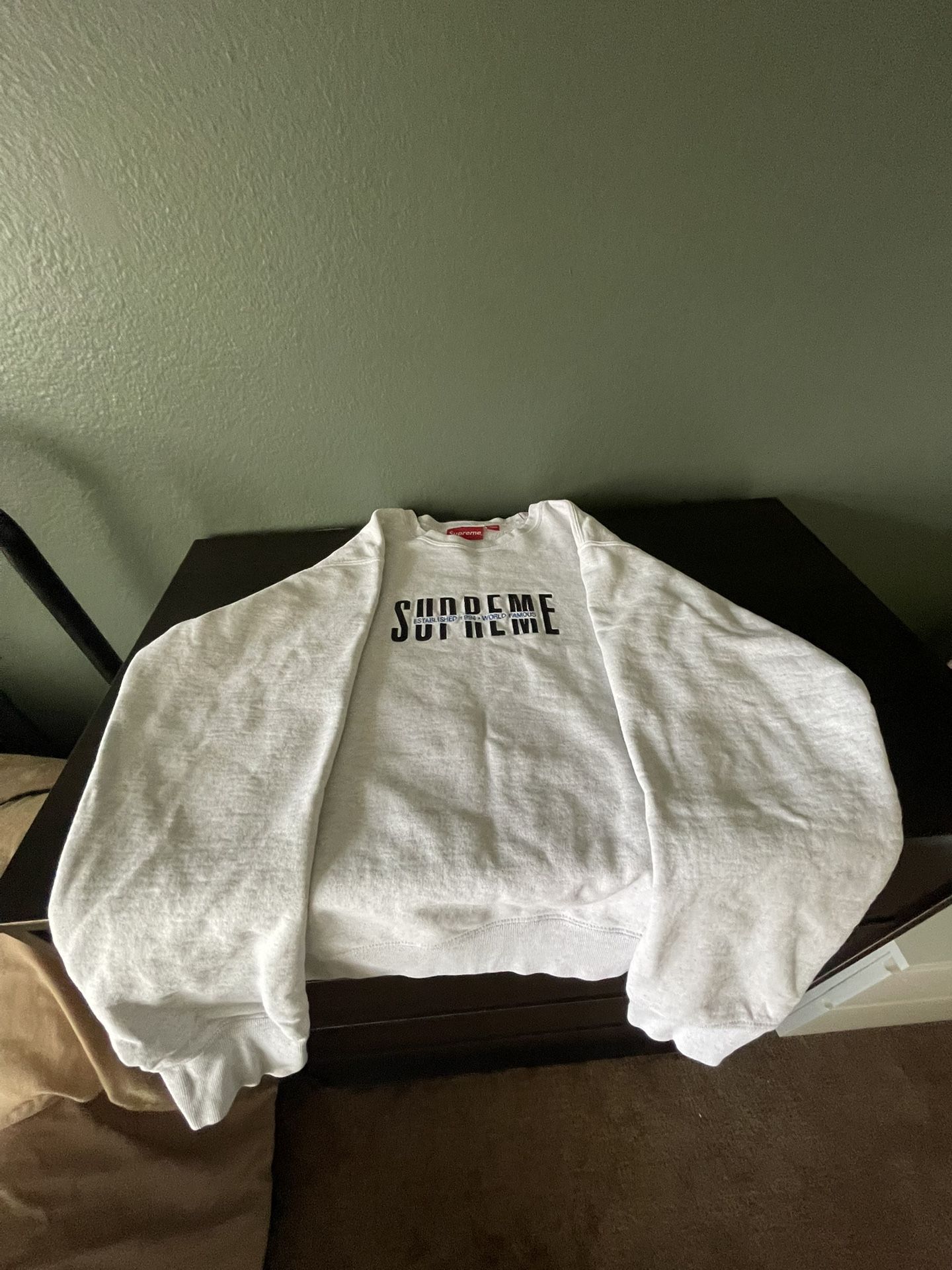 Supreme Sweatshirt
