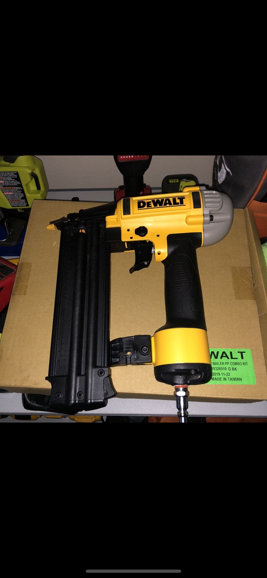 Dewalt 18 Gauge Brad Nailer