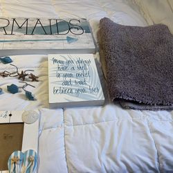 Complete Beach/Mermaid  Bathroom Set  All$ 25