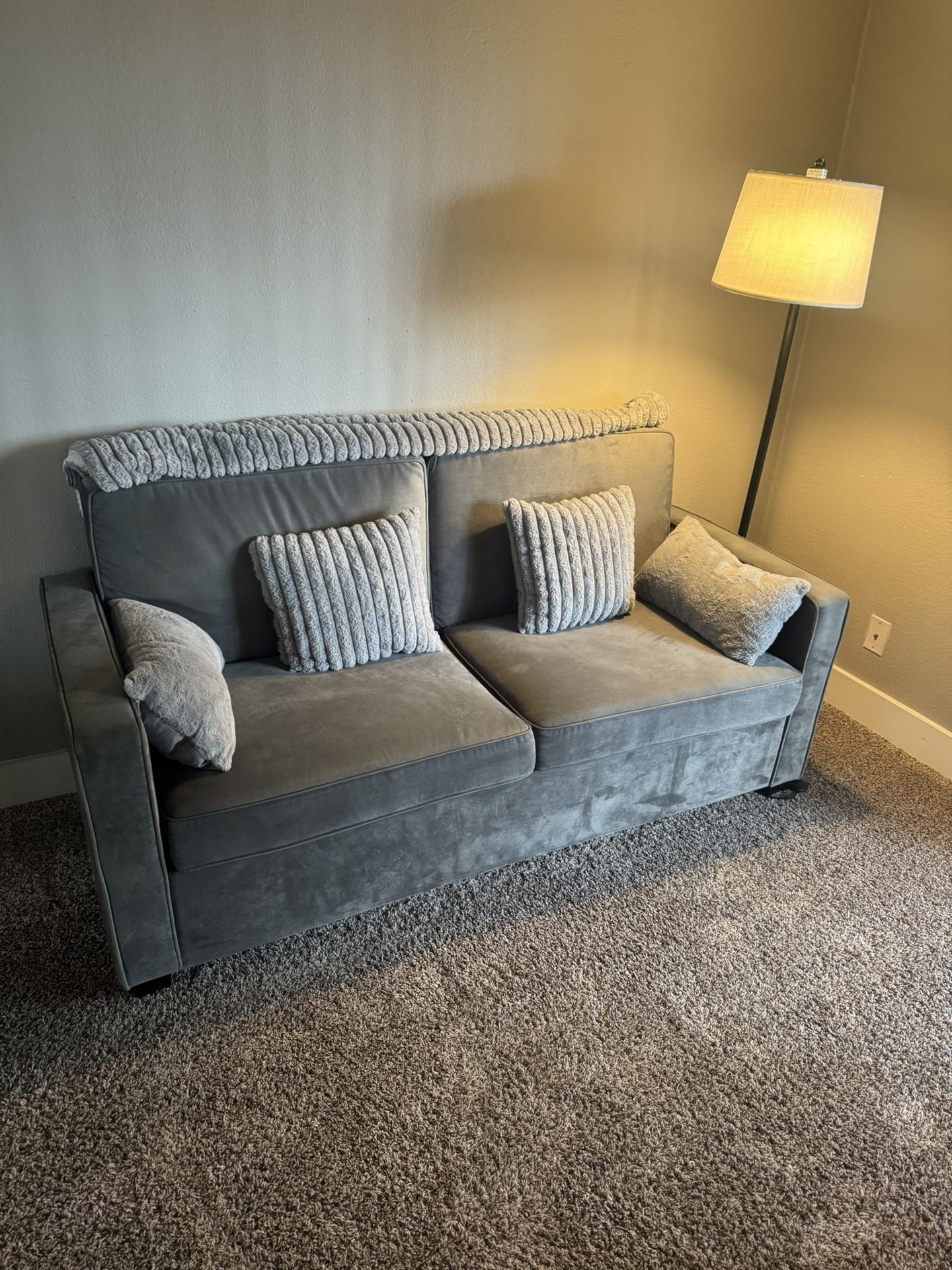 Grey Pull-Out Couch w/ Queen Size Mattress & Blanket/Pillows