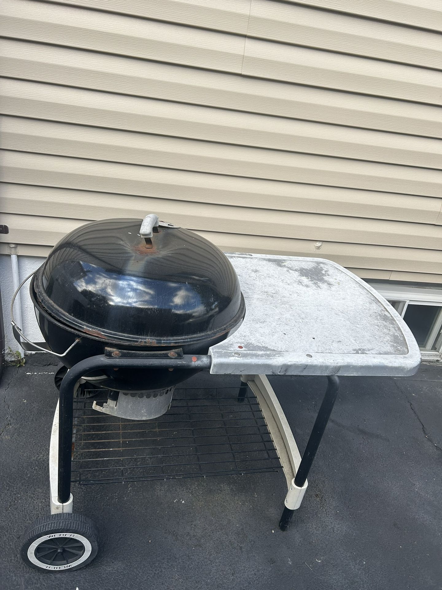 Charcoal BBQ Grill