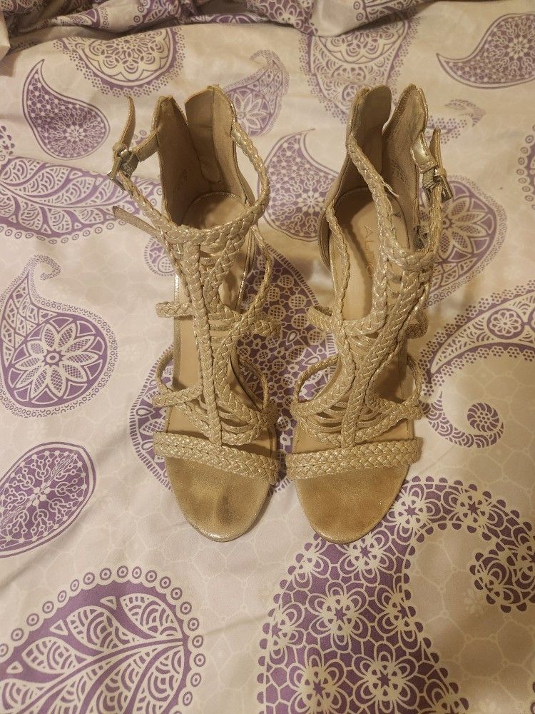 Aldo Heels Beige Used But In Good Conditions size 9