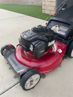Briggs and strat 21" Gas Push Lawn Mower