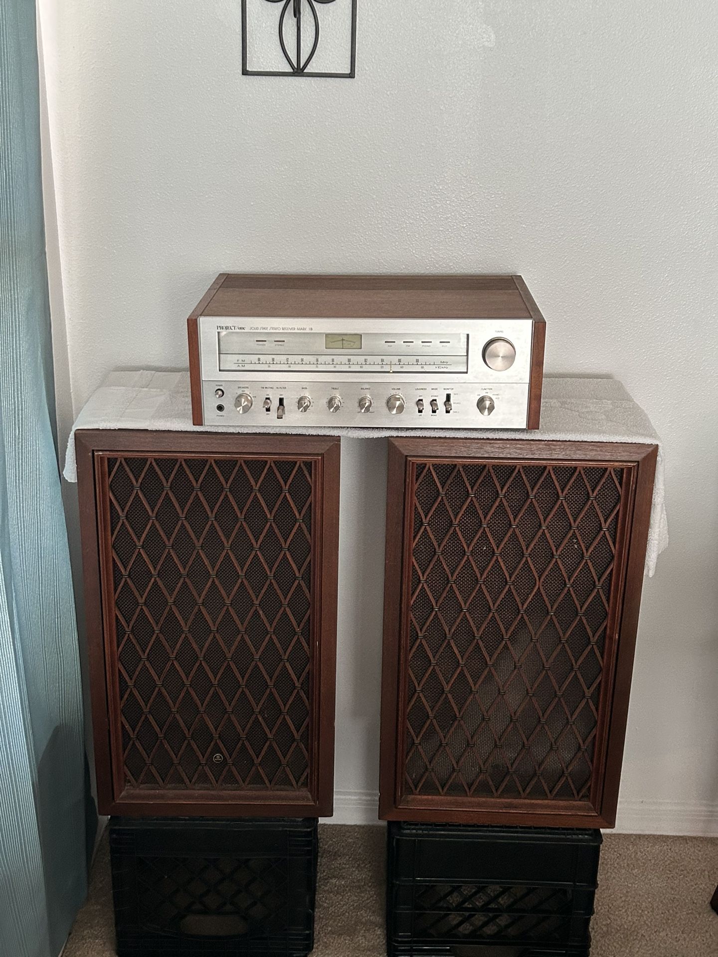Stereo Receiver And Speakers