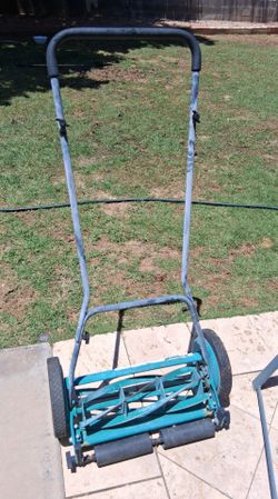 Scott's Manual Reel Lawn Mower
