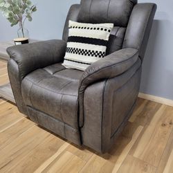 Brand New Comfy Recliner 