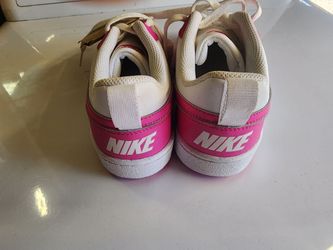 Womens nike. Brand new