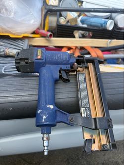 Pneumatic stapler/nailer