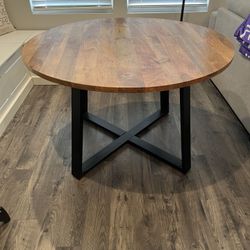 Round Dining Table 