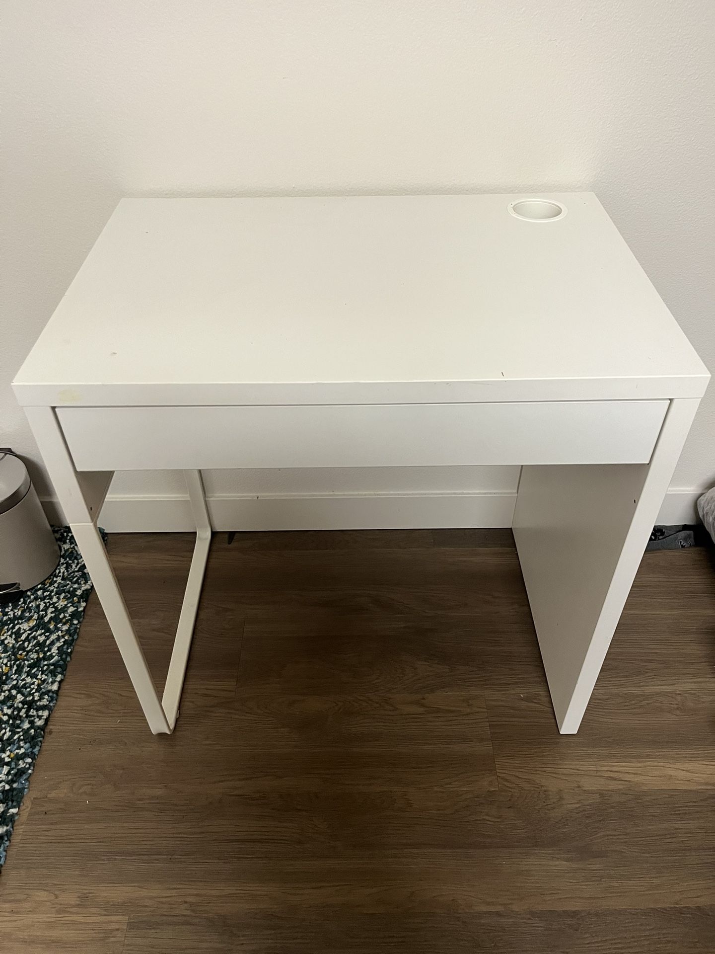 IKEA Micke Desk