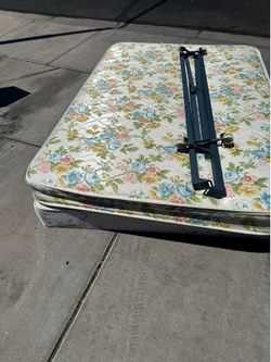 Full size mattress set