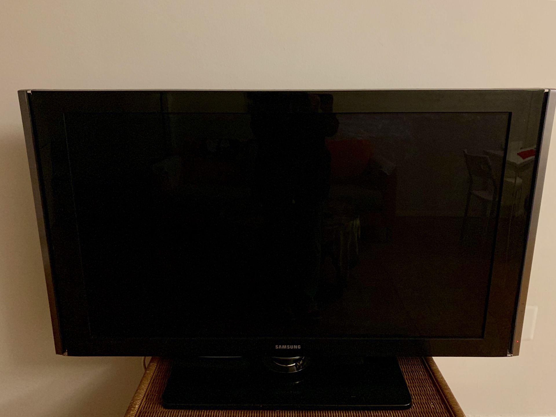 Samsung LCD TV, 55 inches