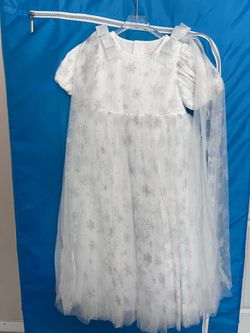 Sparkling Snow Princess Dress – White Tulle with Silver Snowflakes ❄️💙✨