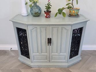 Small cabinet / entry table - farmhouse