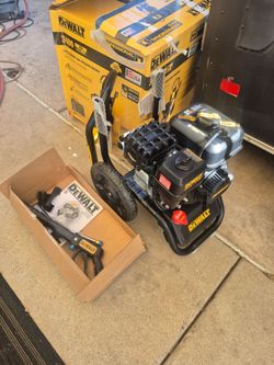 DEWALT 3600PSI HONDA GAS PRESSURE WASHER