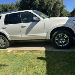 2010 Ford Explorer