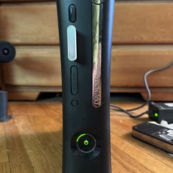 Xbox 360 w/ 3 Games And Accessories (TESTED)