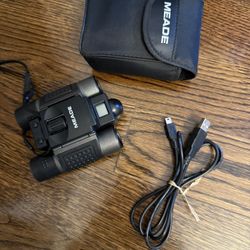 MEADE CaptureView II Digital Camera Binoculars with Case & USB Cable