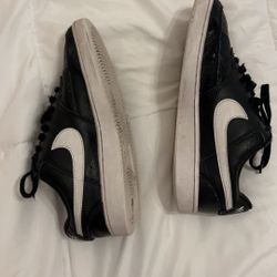 Black And White Nike Shoes 