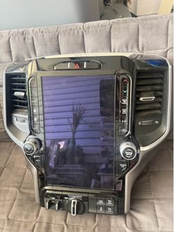 RAM 1500, 2500 RADIO AUDIO DISPLAY SCREEN AND MODULE 12” AC TEMPERATURE CONTROL
