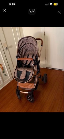 Nice like new condition stroller only used 5 months $50
