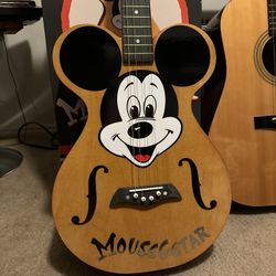 Disney Mickey Mouse Guitar Mousegetar 