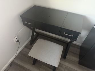 Black Vanity w/ mirror