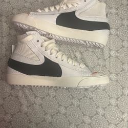 Nike Blazer Mid