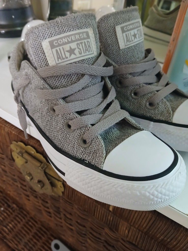 Converse, Low Top Women's Size 5