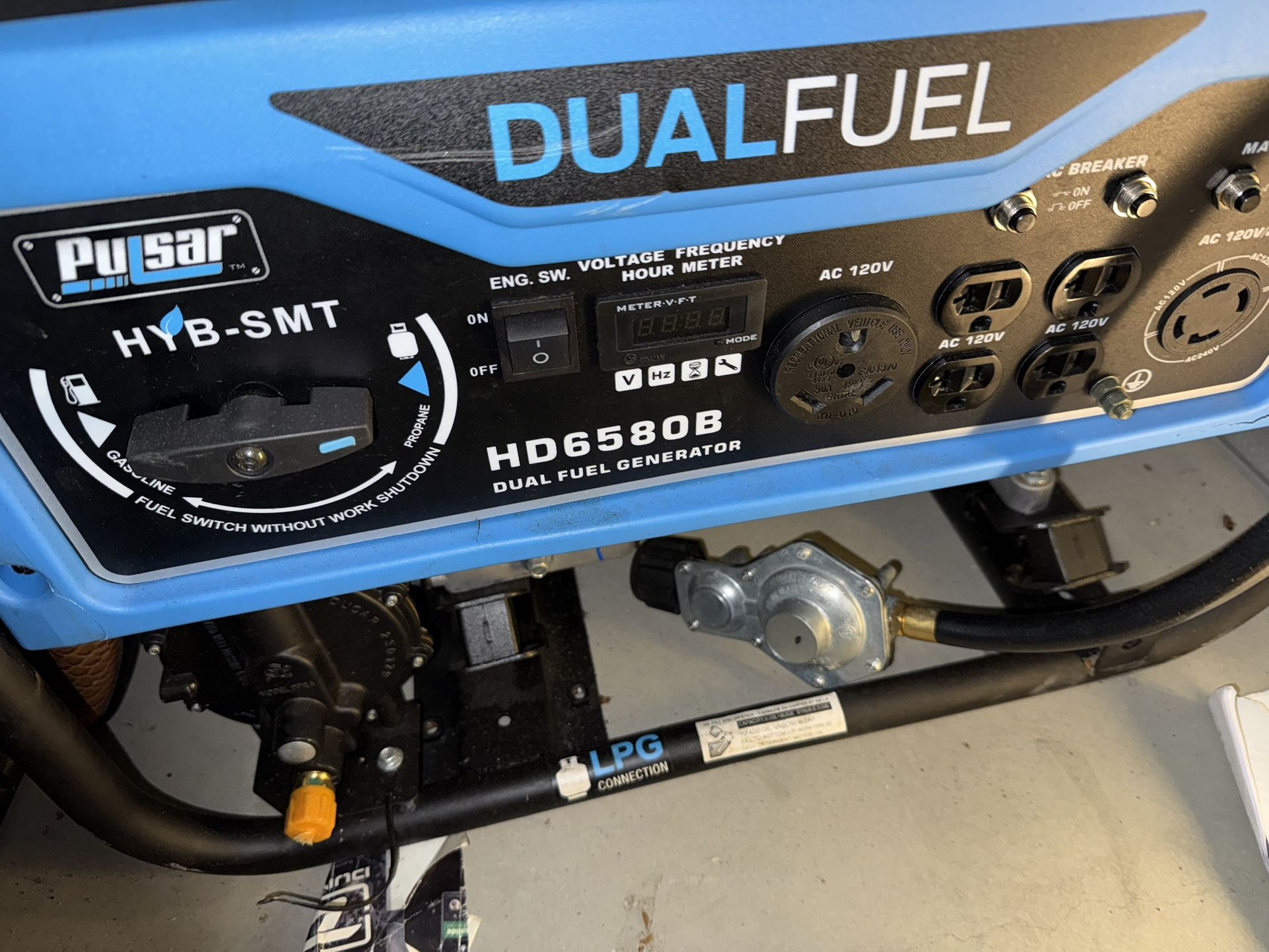 Pulsar 6,580/5,300 Watt Dual Fuel Gasoline and Propane Power Generator, Collected