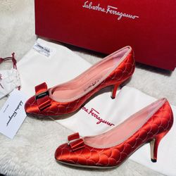 New Authentic Salvatore Ferragamo Bow Pumps 