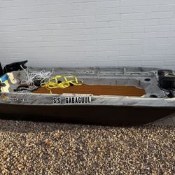 Small Boat / Pond prowler 10