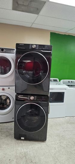 Nice set washer Dryer Electric Samsung Stackable 🎁🎁🎁🎁🎈