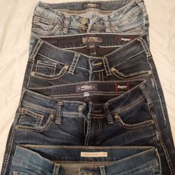 Jeans 4 pairs new