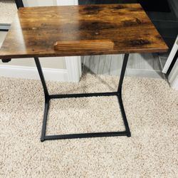 Adjustable Computer Desk With Inclination