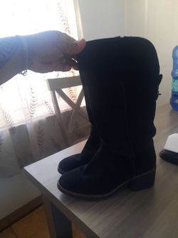 Women boots 6.5 USA  'free '