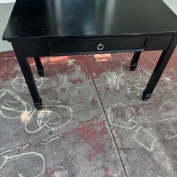 Black Desk