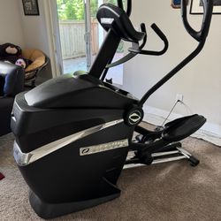 Octane Fitness Q45 Elliptical Trainer