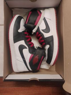 Jordan 1 Hi flyease gym red black toe