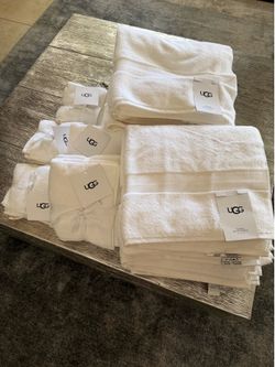 UGG  New White Bath Towels Wash Cloths Hand Towels