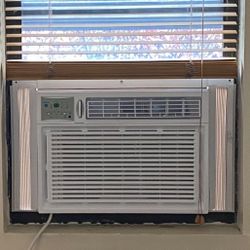 Comfort Aire 15000 BTU Window unit Air Conditioner 