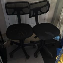 2 Kids Desk Chairs 