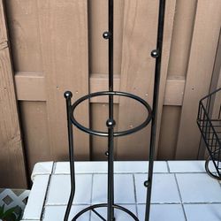 Bathroom toilet paper holder 