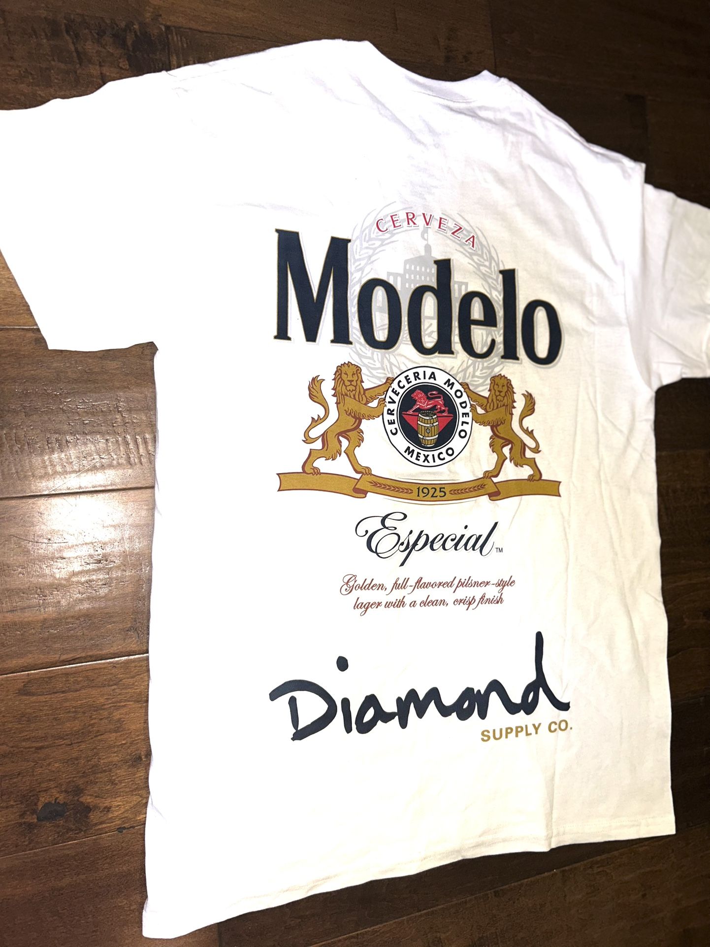 Diamond Supply X Modelo