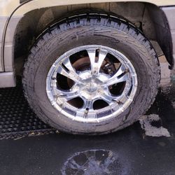 Rines  18  Universales 5 Virlos  Para Dodge Cherokee  Son 4 Rines 18 Inch. PINNACLE Con Tapas. $ 200  