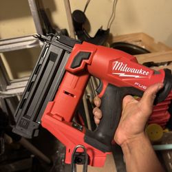 M18 Milwaukee Brad Nailer Finish Nailer